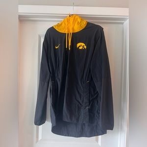 Iowa Hawkeye Nike wind breaker size large